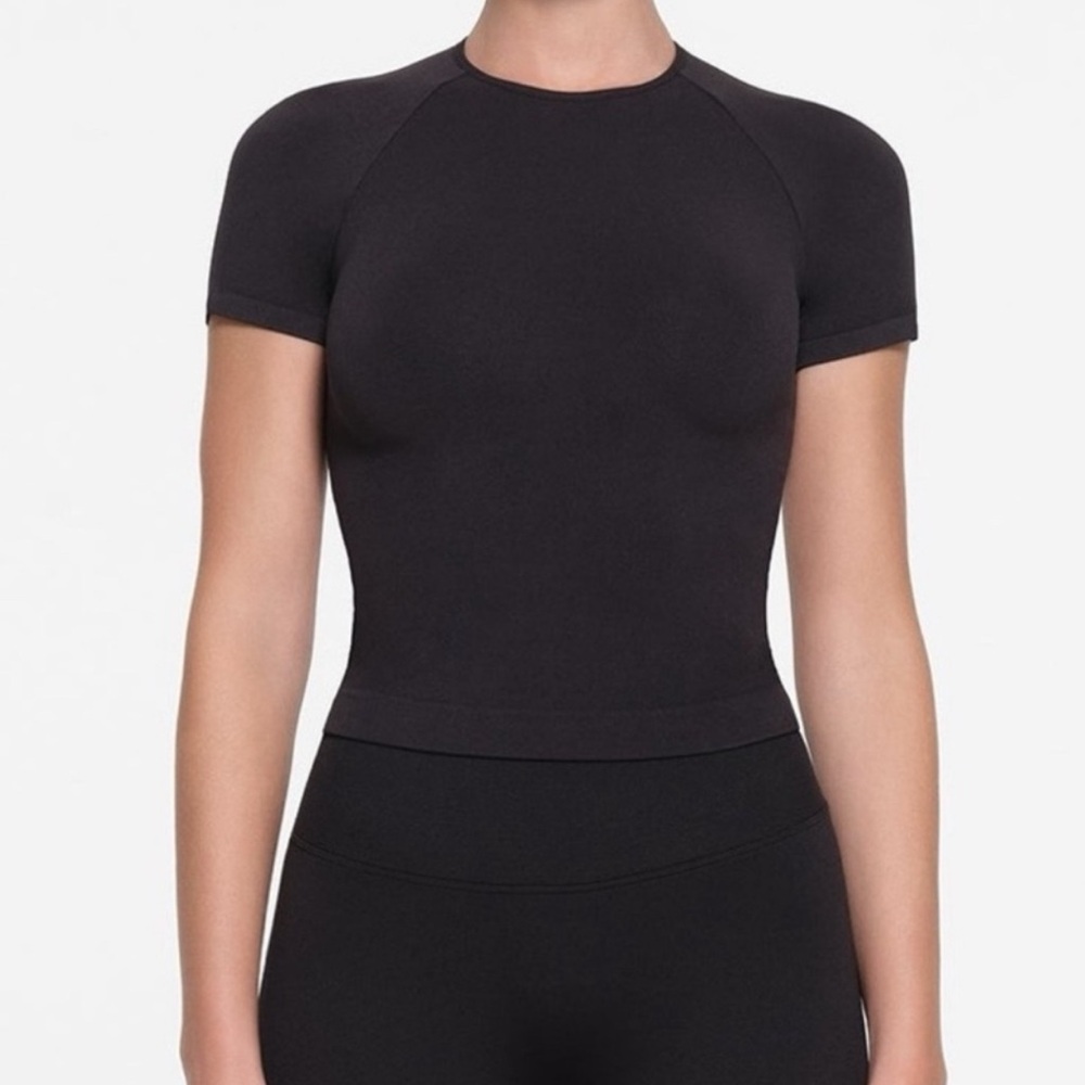 Skims Black contour nylon Women's Fitted Top